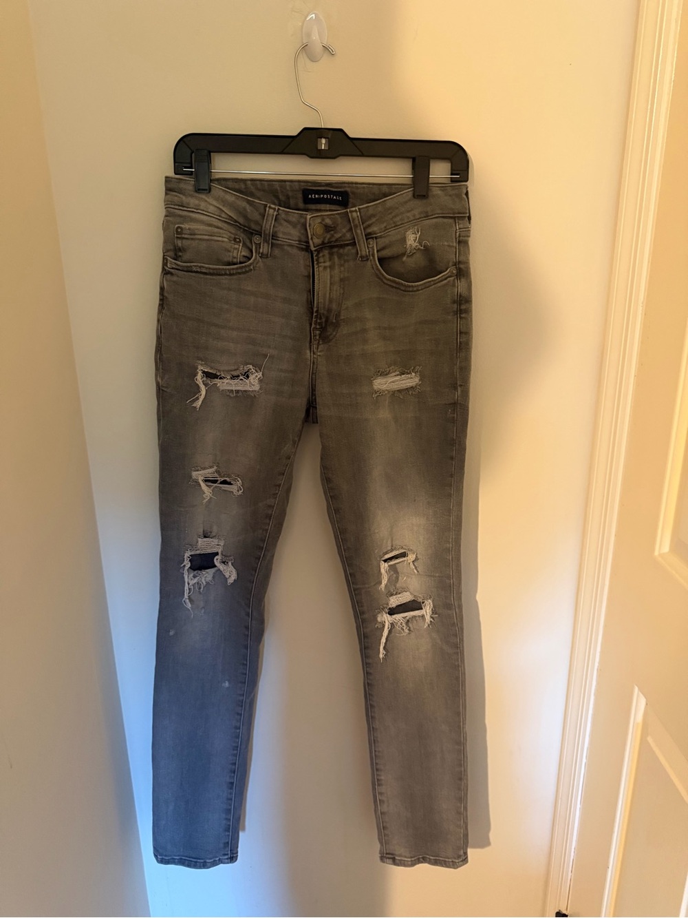 Aeropostale Distressed Gray Skinny Jeans